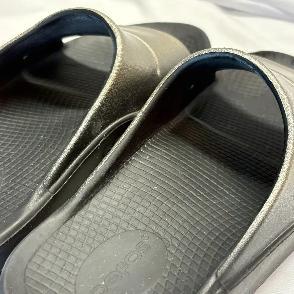Oofos Sandals Ooahh Slides M 7 / W 9 EU 40 Beach Metallic Iridescent Calypso‎